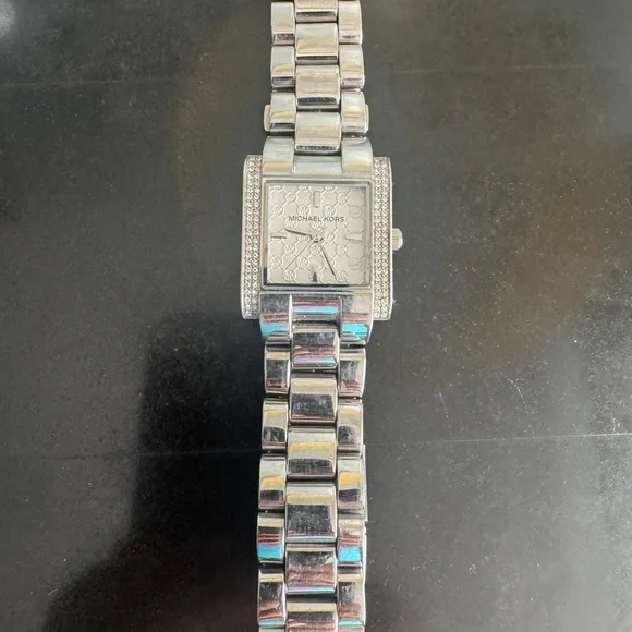 Michael Kors Silver-tone Crystal Accent Square Dial Bracelet Watch - Picture 4 of 7